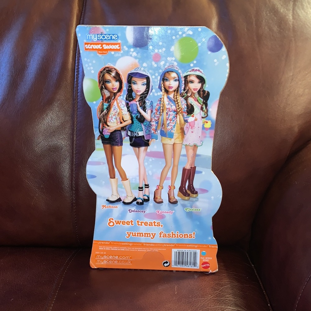 2007 Mattel My Scene Street Sweet Madison doll - Picture 3 of 3